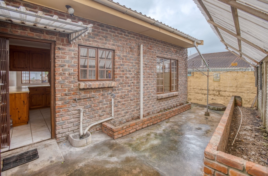 2 Bedroom Property for Sale in Quigney Eastern Cape